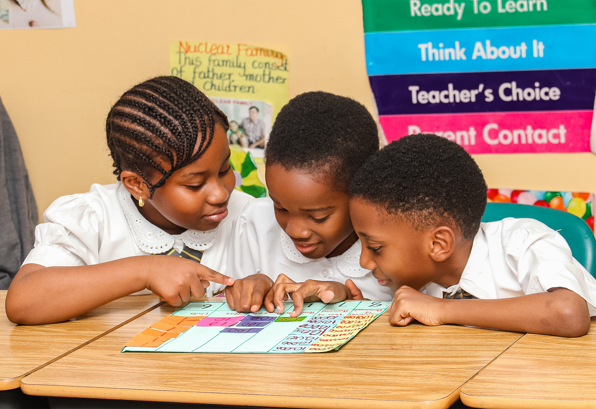 Primary classroom with pupils collaborating